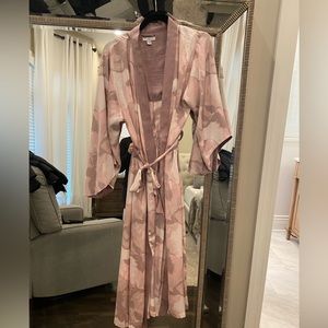 🌷NWOT HALSTON CALF-LENGTH BLUSH/ GREY PURPLE/ CREAM SATIN ROBE SZ S/M